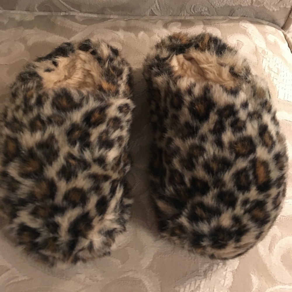 SOX - Girls Leopard Slippers - NWOT Size XS 11-12